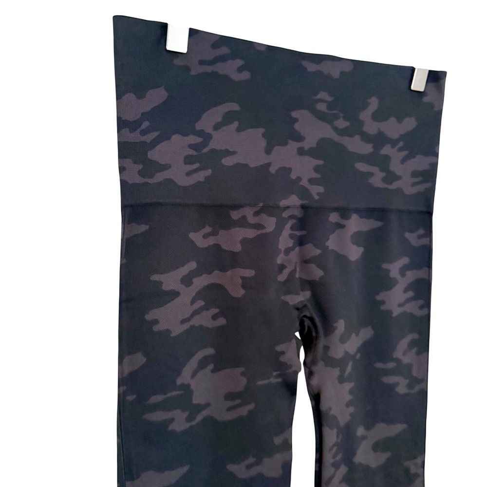 Spanx Look at Me Now Seamless Camouflage Leggings Large
